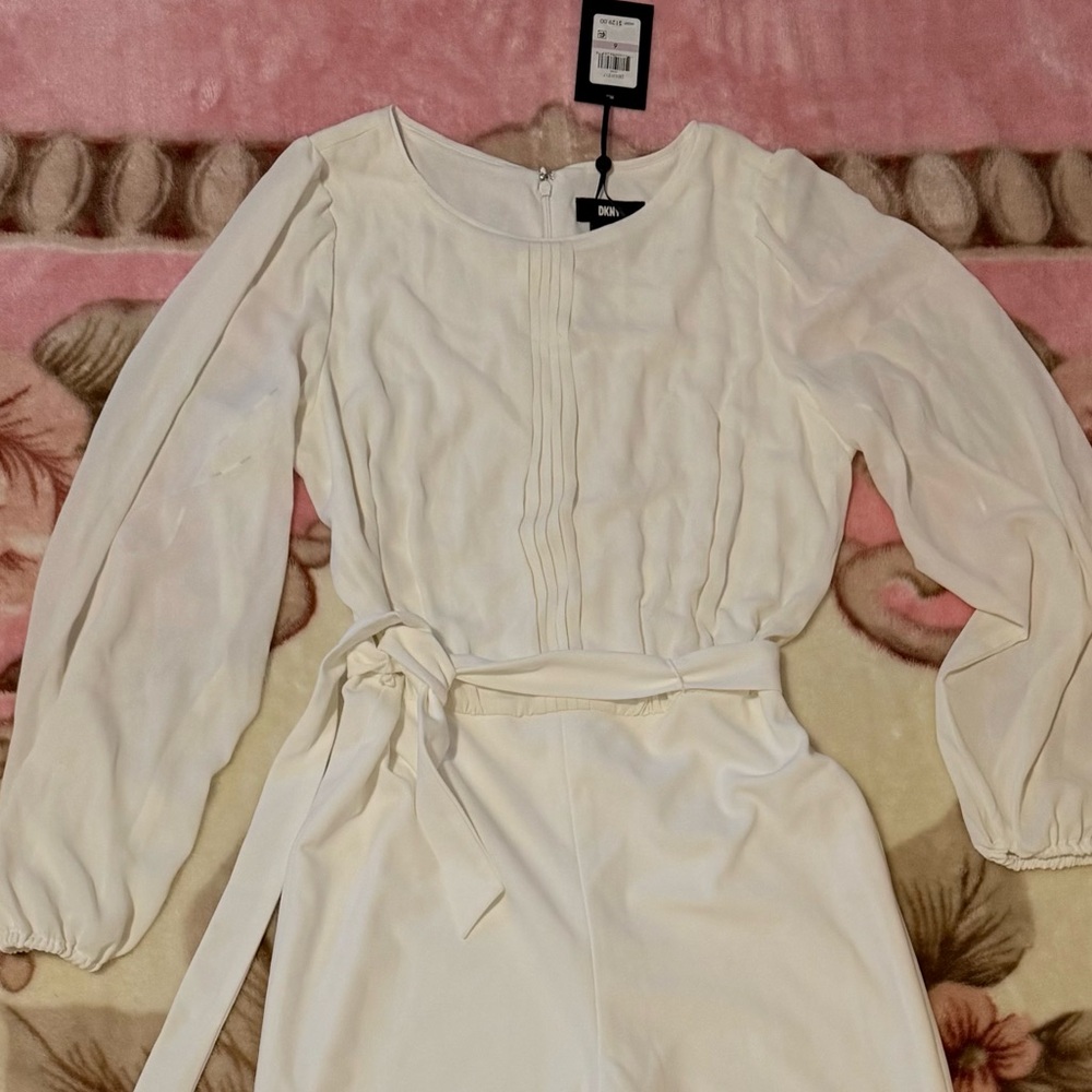 DKNY Cream Long Sleeve Wide Leg Belted Jumpsuit - Size 6 - Picture 13 of 13